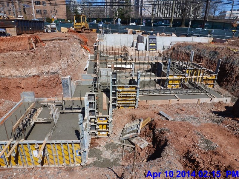 Poured concrete at footings at Elev. 7-Stair -4,5 Facing East (800x600)